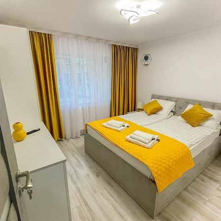 Loghin Residence Suceava Esterno foto